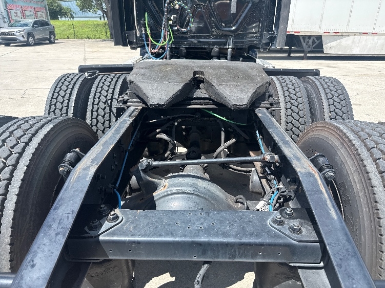 2020 Freightliner Cascadia in Tampa, FL — photo 6