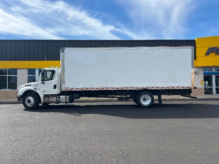 2020 Freightliner eM2 in Chicago (Melrose Park), IL — photo 4
