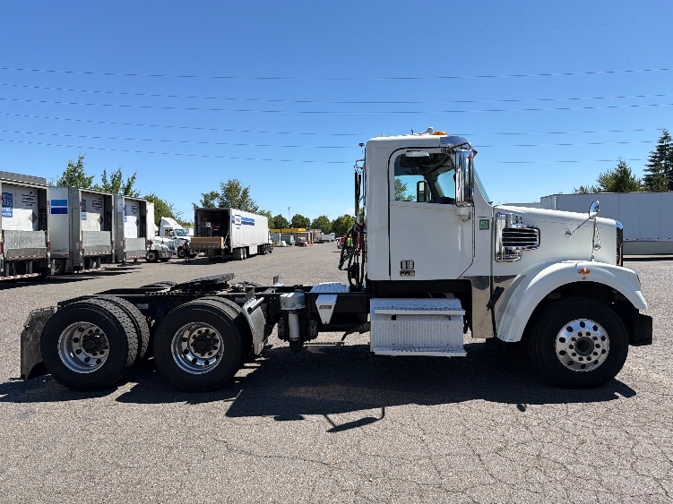 2020 Freightliner in West Sacramento, CA — photo 8