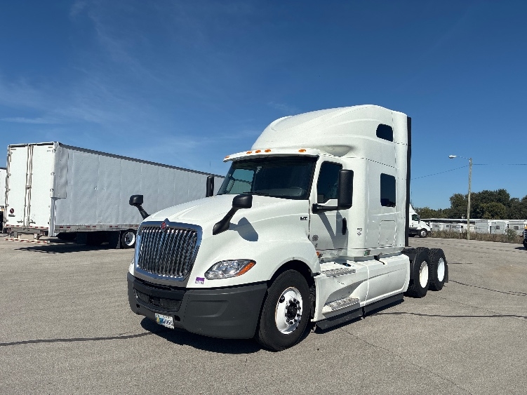2020 International LT in Fort Wayne, IN — photo 3