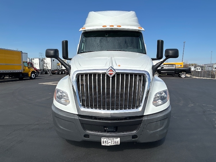 2020 International LT in Columbus, OH — photo 2