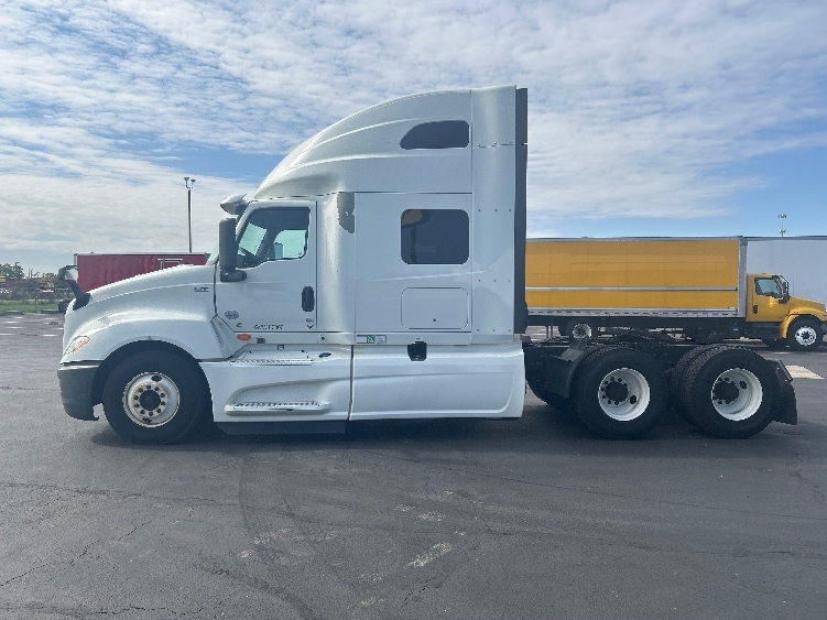 2020 International LT in Columbus, OH — photo 4