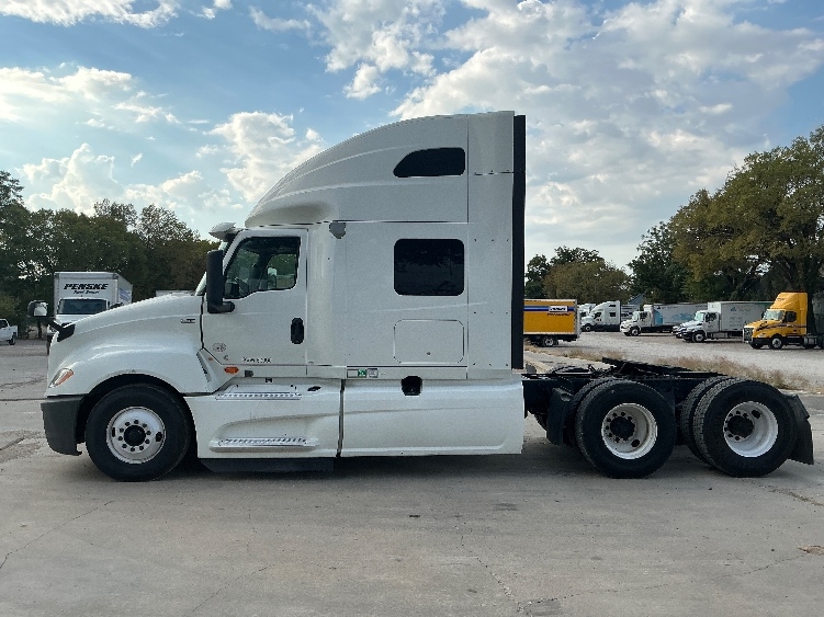2020 International LT in Dallas, TX — photo 4