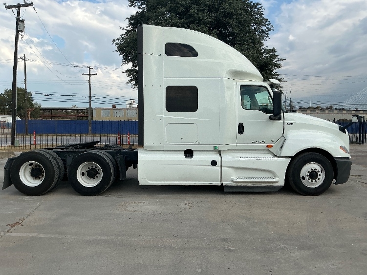 2020 International LT in Dallas, TX — photo 8