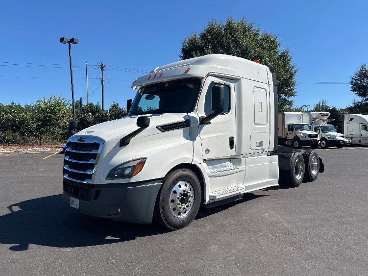 2020 Freightliner Cascadia in Duluth, GA — photo 3