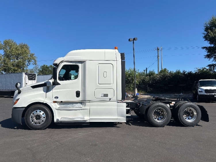 2020 Freightliner Cascadia in Duluth, GA — photo 4