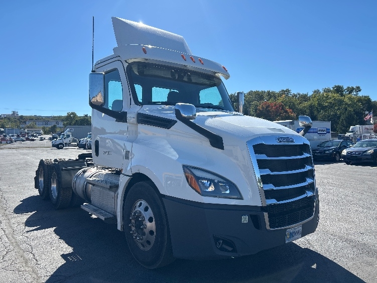 2020 Freightliner Cascadia in Wilkes Barre, PA