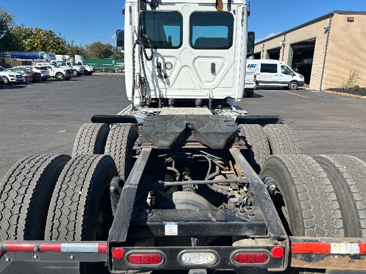2020 Freightliner Cascadia in Wilkes Barre, PA — photo 6