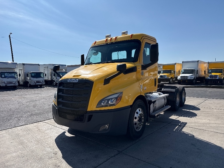 2020 Freightliner Cascadia in Phoenix, AZ — photo 3