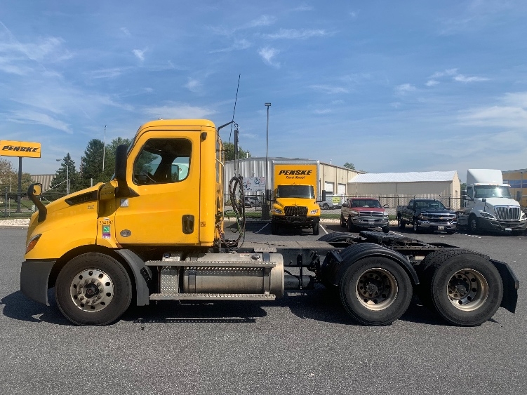 2020 Freightliner Cascadia in Belcamp, MD — photo 4