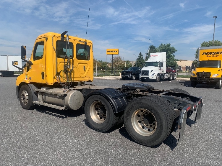 2020 Freightliner Cascadia in Belcamp, MD — photo 5
