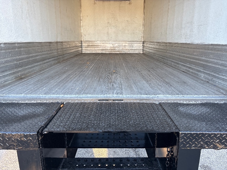 2020 Freightliner eM2 in Medley, FL — photo 8