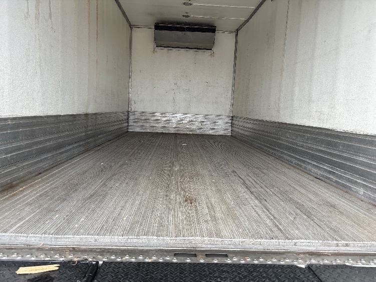2020 Freightliner eM2 in Medley, FL — photo 8