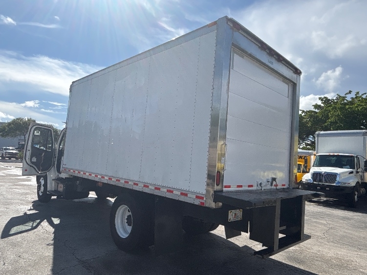 2020 Freightliner eM2 in Medley, FL — photo 5