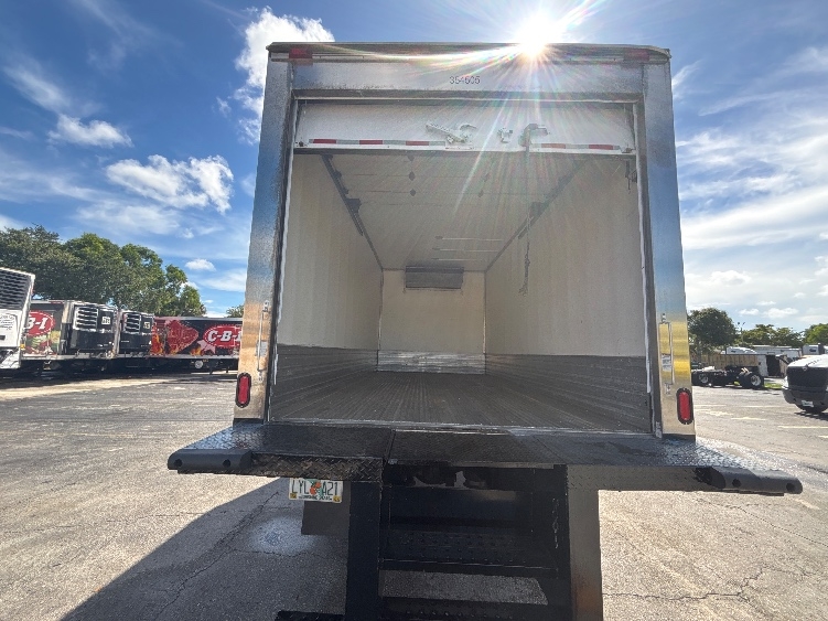 2020 Freightliner eM2 in Medley, FL — photo 7