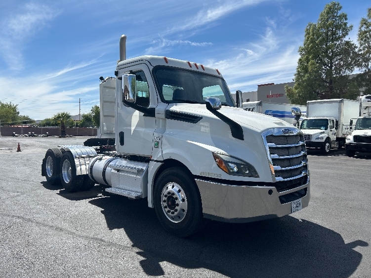 2020 Freightliner Cascadia in Phoenix, AZ