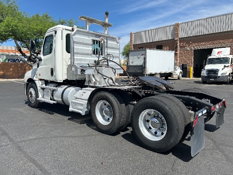2020 Freightliner Cascadia in Phoenix, AZ — photo 5