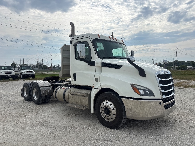 2020 Freightliner Cascadia in Moberly, MO