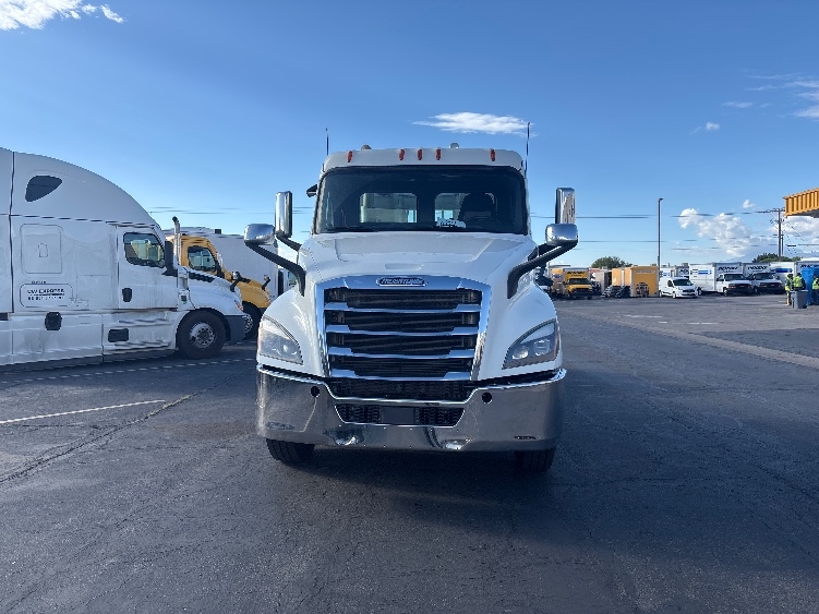 2020 Freightliner Cascadia in Salt Lake City, UT — photo 2