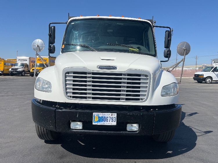 2020 Freightliner eM2 in Fresno, CA — photo 2