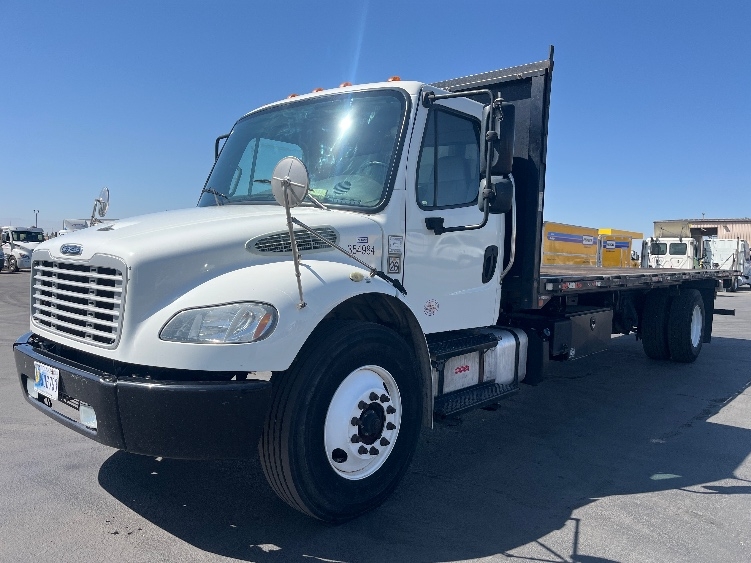 2020 Freightliner eM2 in Fresno, CA — photo 3
