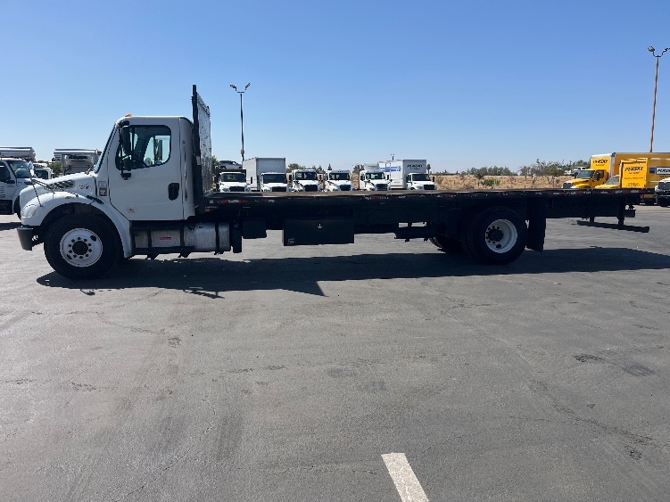 2020 Freightliner eM2 in Fresno, CA — photo 4