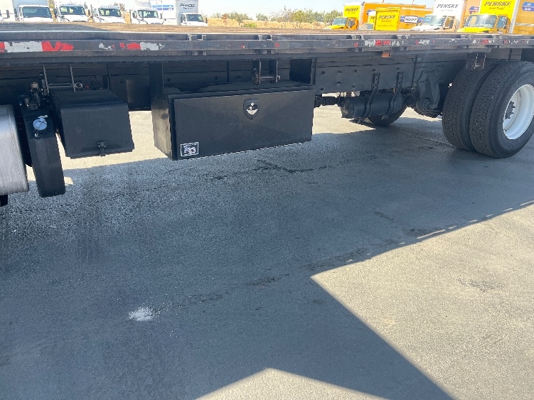 2020 Freightliner eM2 in Fresno, CA — photo 5