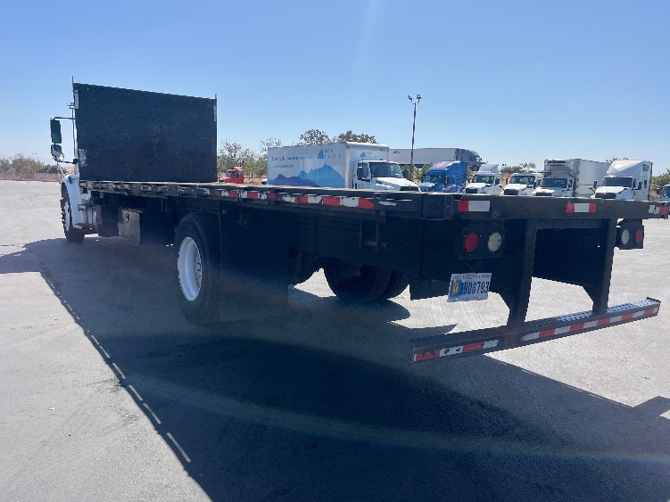 2020 Freightliner eM2 in Fresno, CA — photo 6