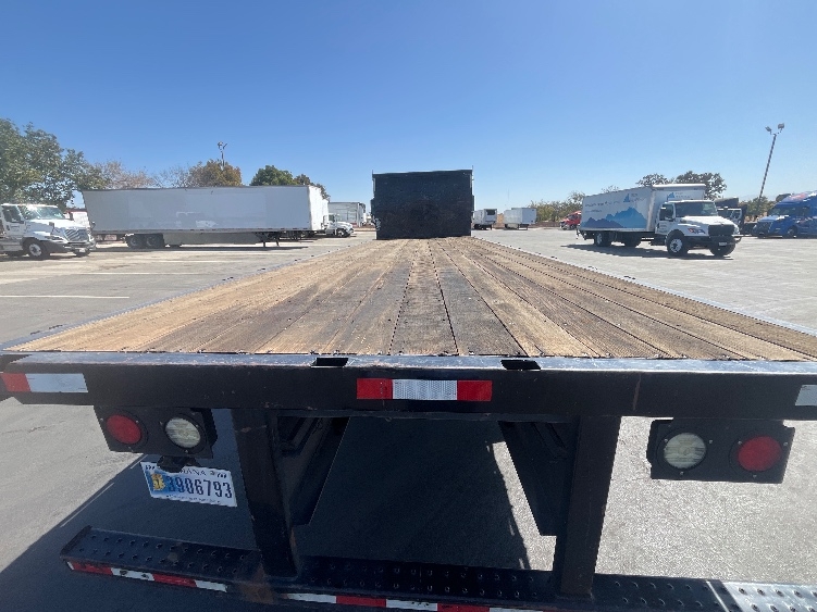 2020 Freightliner eM2 in Fresno, CA — photo 8