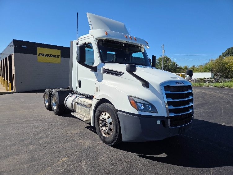 2020 Freightliner Cascadia in Lansing, MI