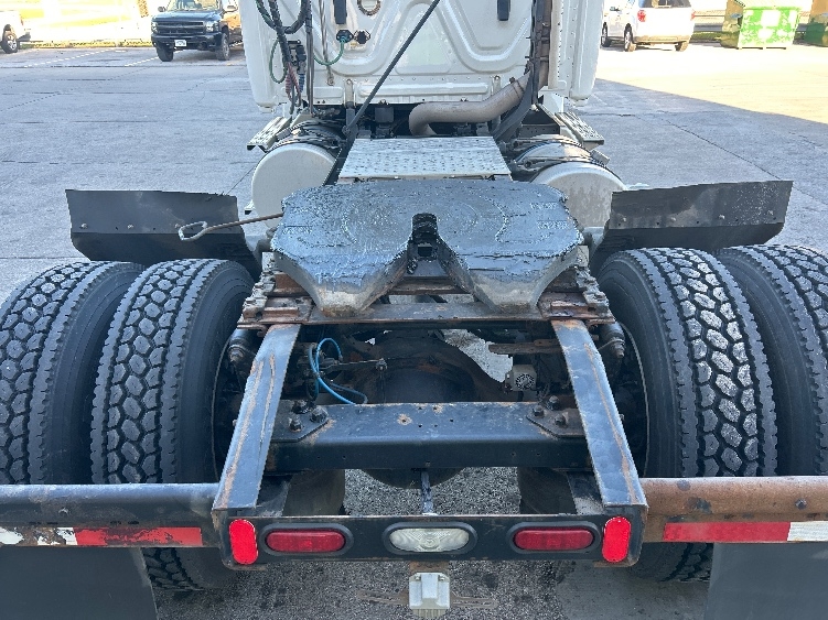 2020 Freightliner Cascadia in Omaha, NE — photo 6