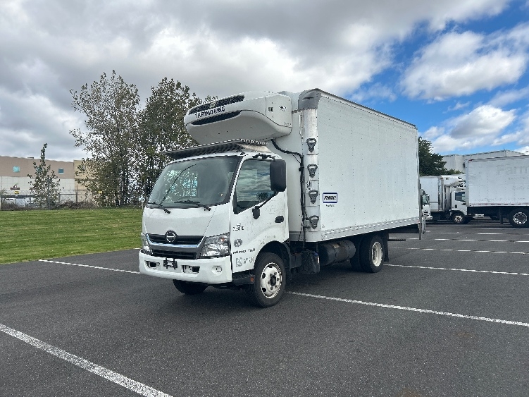 2020 Hino 195 in Philadelphia, PA — photo 3
