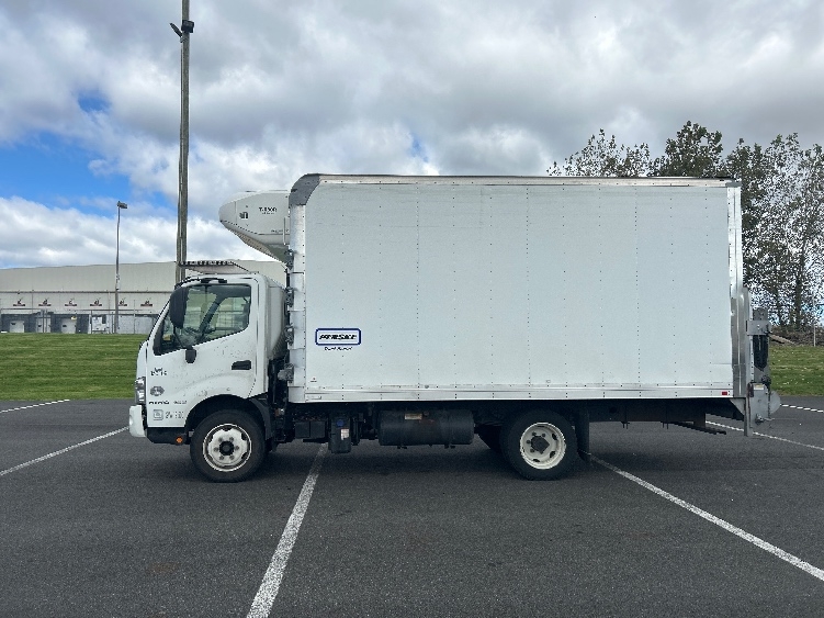 2020 Hino 195 in Philadelphia, PA — photo 4