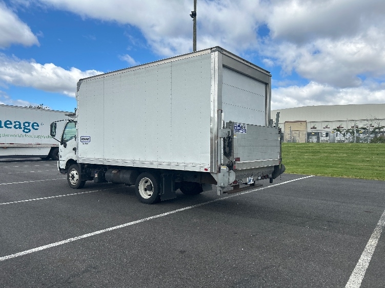2020 Hino 195 in Philadelphia, PA — photo 6