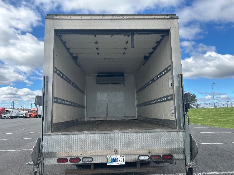 2020 Hino 195 in Philadelphia, PA — photo 8