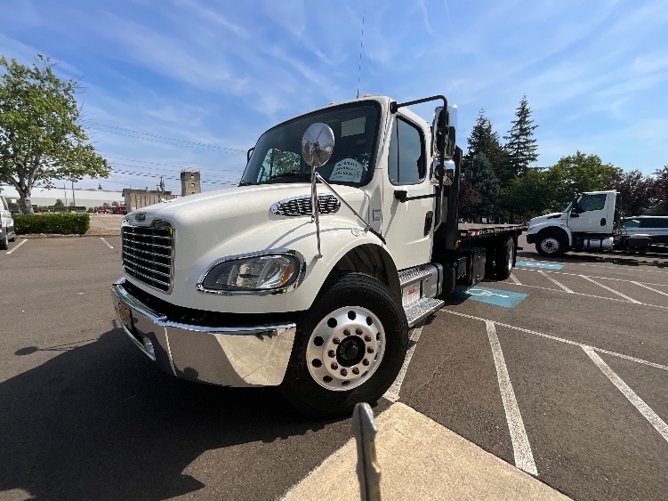 2020 Freightliner eM2 in Portland, OR — photo 3