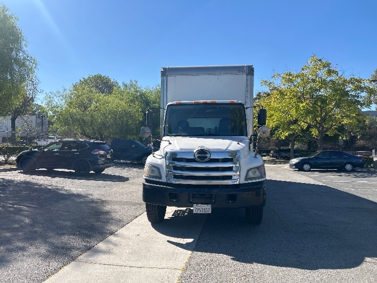 2020 Hino 268 in Torrance, CA — photo 2