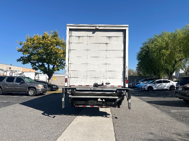 2020 Hino 268 in Torrance, CA — photo 7