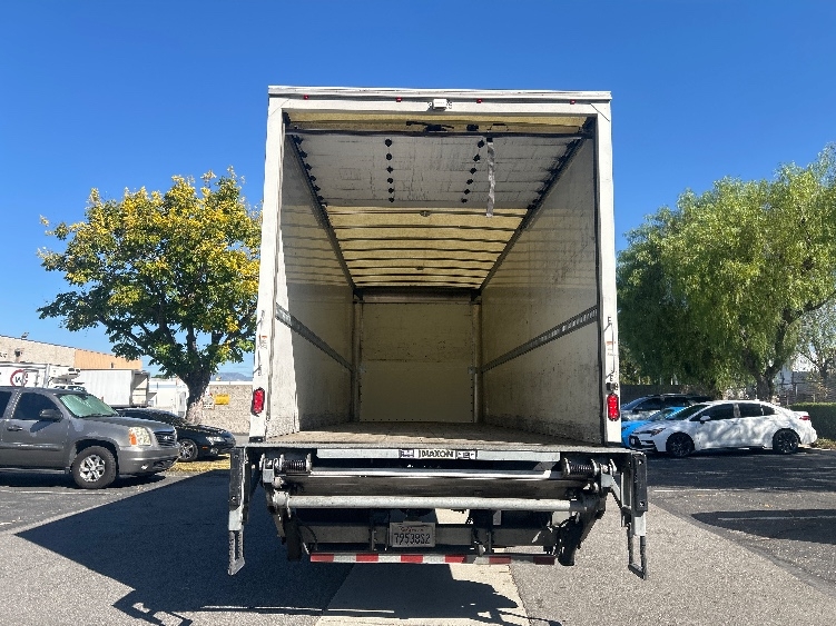 2020 Hino 268 in Torrance, CA — photo 8
