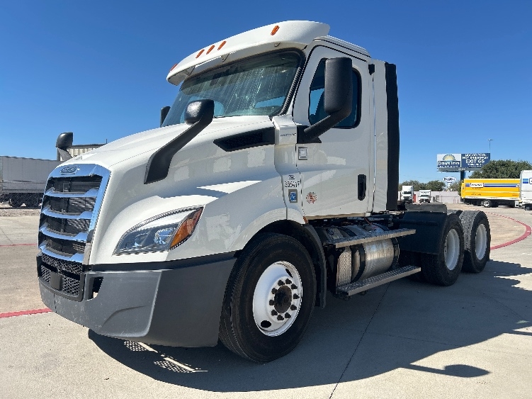 2020 Freightliner Cascadia in Amarillo, TX — photo 3