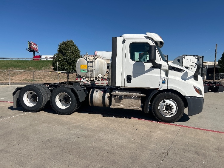 2020 Freightliner Cascadia in Amarillo, TX — photo 8