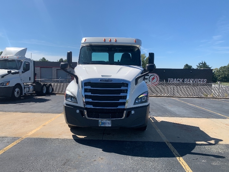 2020 Freightliner Cascadia in Concord, NC — photo 2