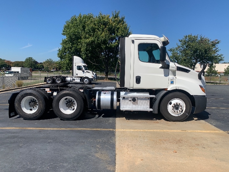 2020 Freightliner Cascadia in Concord, NC — photo 8