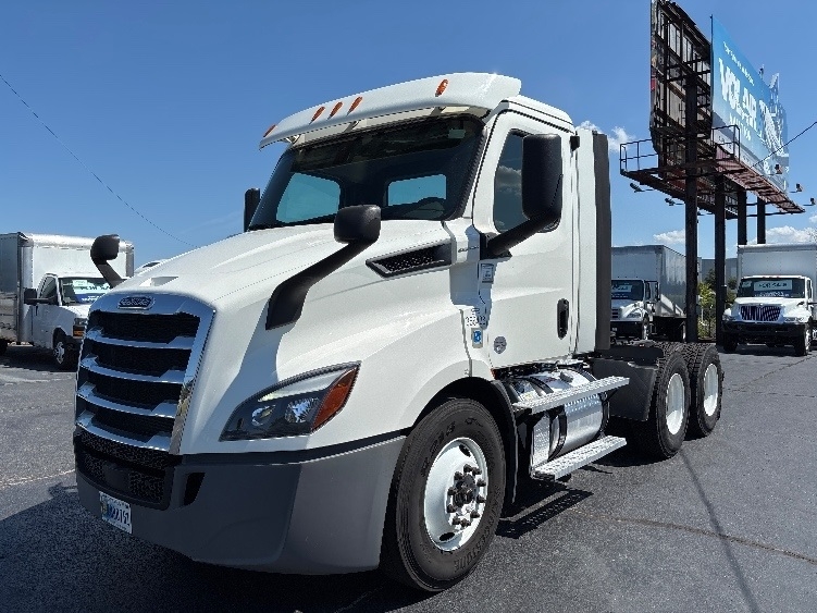 2020 Freightliner Cascadia in Concord, NC — photo 3