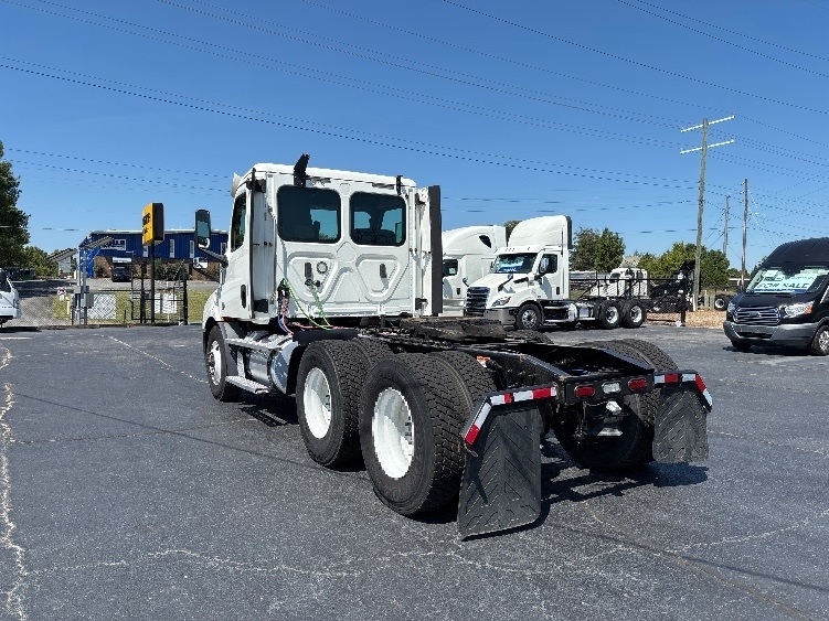2020 Freightliner Cascadia in Concord, NC — photo 5