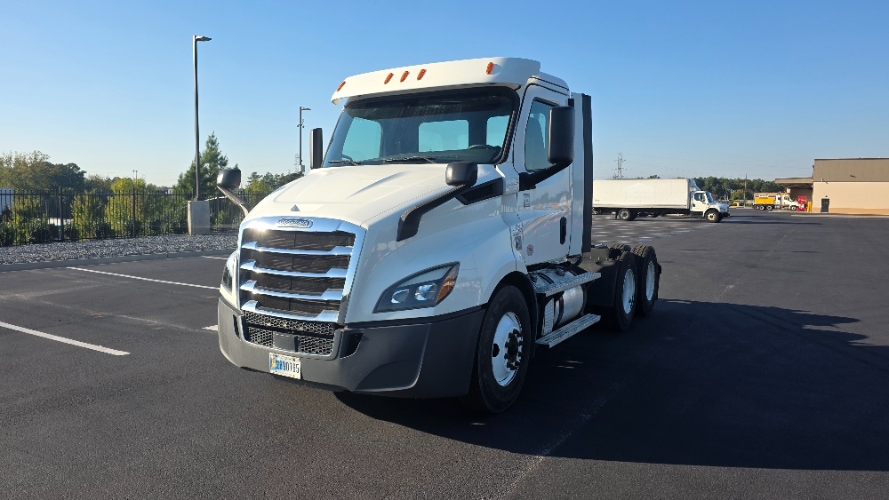 2020 Freightliner Cascadia in Concord, NC — photo 3