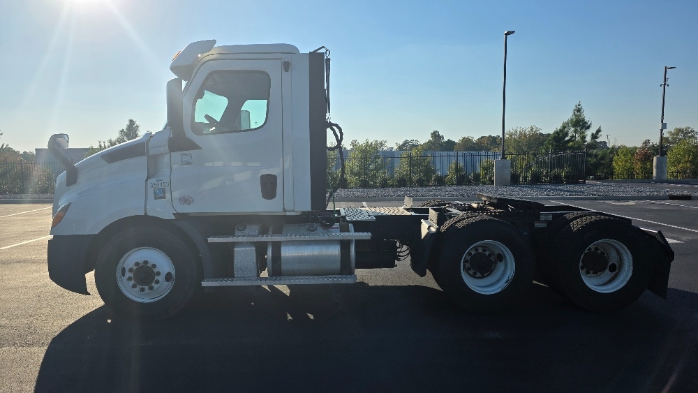2020 Freightliner Cascadia in Concord, NC — photo 4