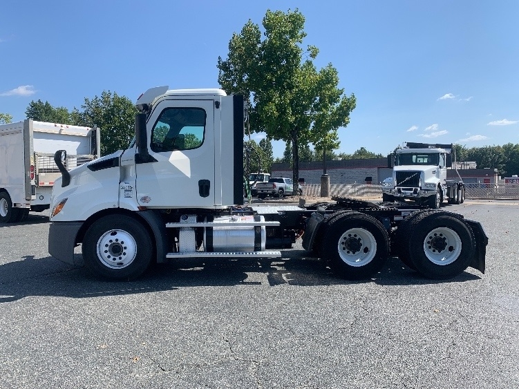 2020 Freightliner Cascadia in Concord, NC — photo 4