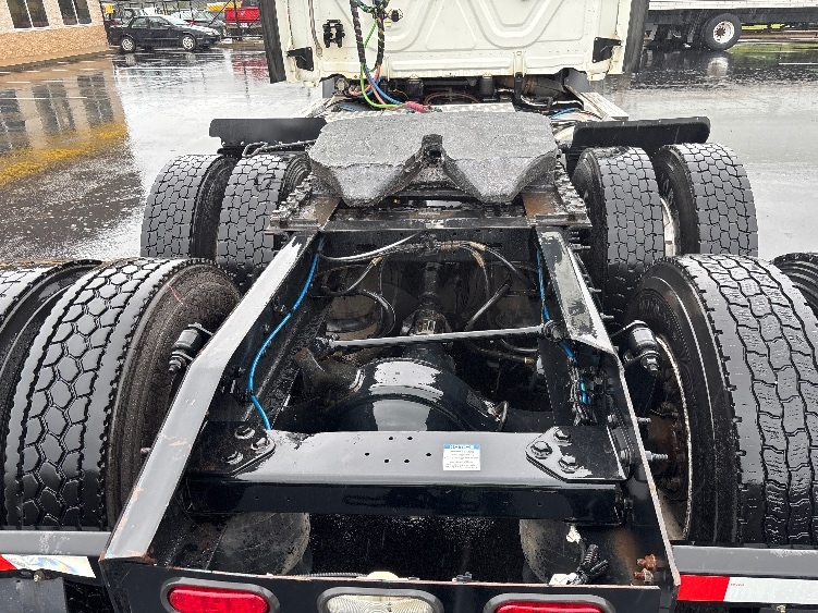 2020 Freightliner Cascadia in Greensboro, NC — photo 6
