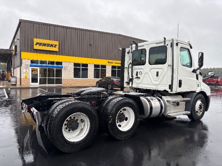 2020 Freightliner Cascadia in Greensboro, NC — photo 7